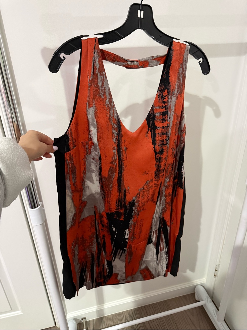 Robert Rodriguez Red & Black Abstract V-Neck Tank